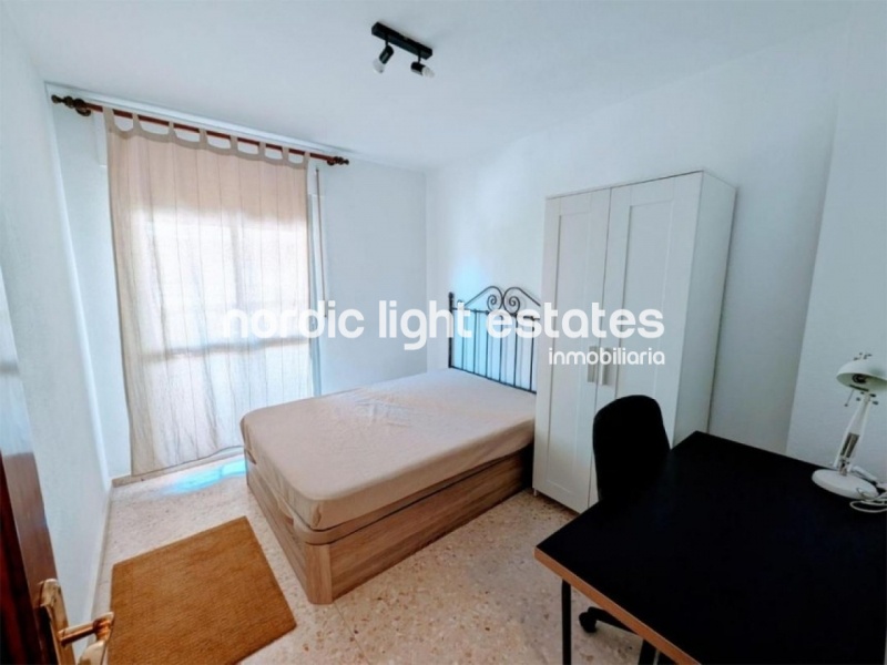 Bright apartment in El Cónsul, Málaga city. 4 bedrooms