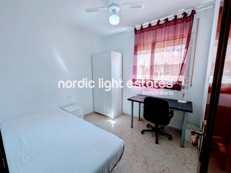 Bright apartment in El Cónsul, Málaga city. 4 bedrooms