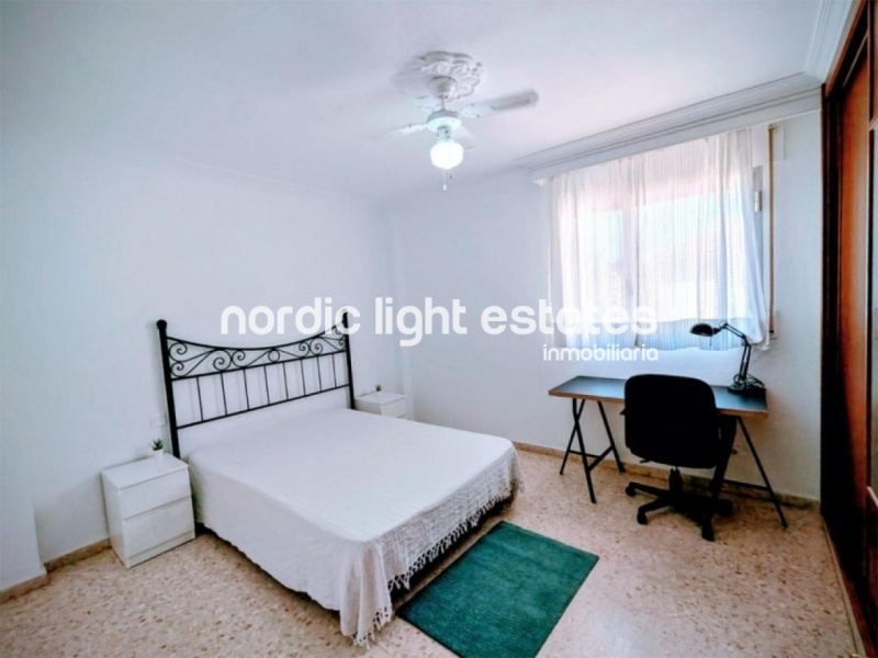 Bright apartment in El Cónsul, Málaga city. 4 bedrooms
