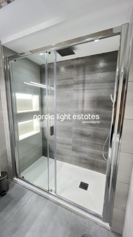 Stunning apartment renovated with top-quality Churriana 