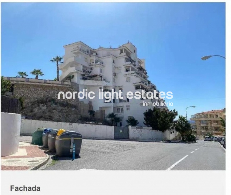 Apartamento con vistas al mar y plaza de garaje en Almuñécar. A solo 250 metros de la playa