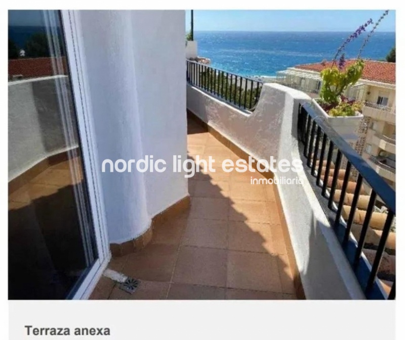 Apartamento con vistas al mar y plaza de garaje en Almuñécar. A solo 250 metros de la playa