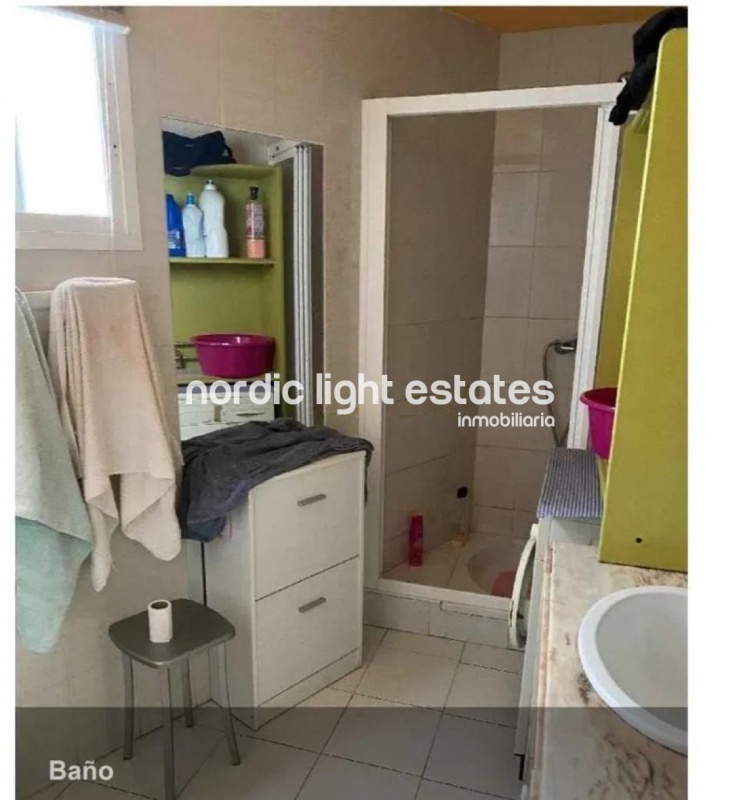 Apartamento con vistas al mar y plaza de garaje en Almuñécar. A solo 250 metros de la playa