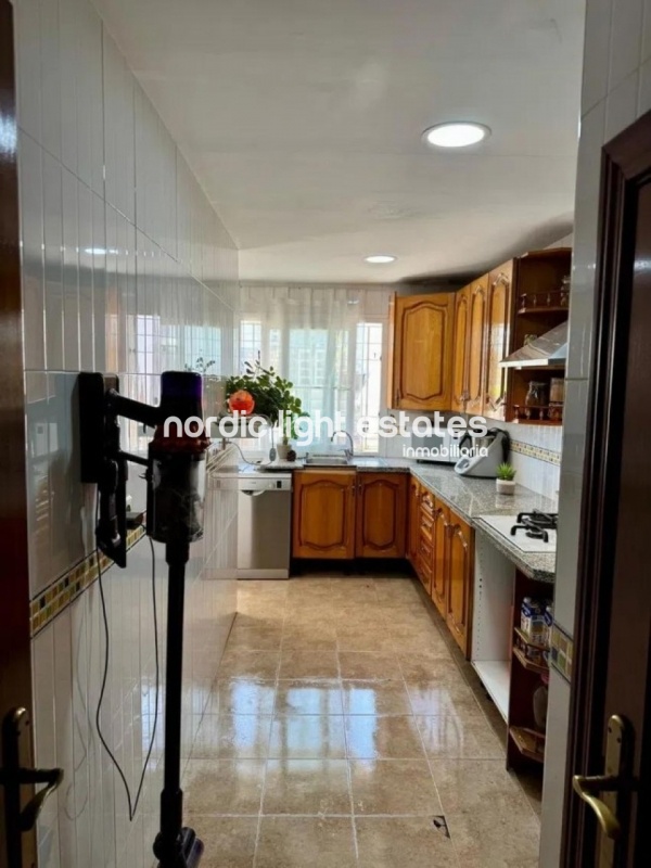 Preciosa casa pareada con piscina privada en Málaga capital, zona Intelhorce