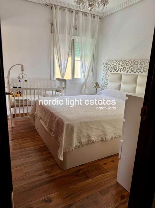 Preciosa casa pareada con piscina privada en Málaga capital, zona Intelhorce