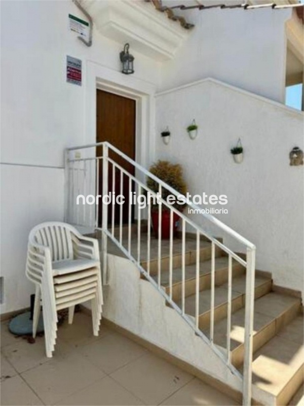 Preciosa casa pareada con piscina privada en Málaga capital, zona Intelhorce