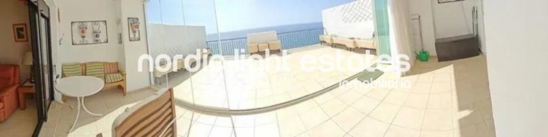 Luxury apartment in the prestigious Calaceite Urbanisation in Torrox Costa. Swimming pool and parking space x 