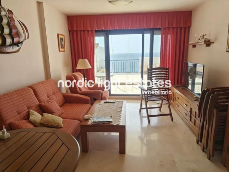 Luxury apartment in the prestigious Calaceite Urbanisation in Torrox Costa. Swimming pool and parking space x 