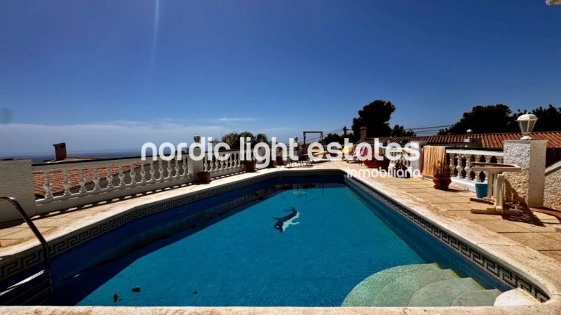 Exclusive detached villa in Capistrano, Nerja. Swimming pool and sea views