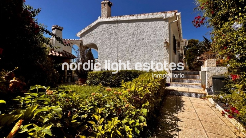 Exclusive detached villa in Capistrano, Nerja. Swimming pool and sea views