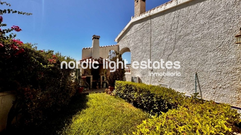Exclusive detached villa in Capistrano, Nerja. Swimming pool and sea views