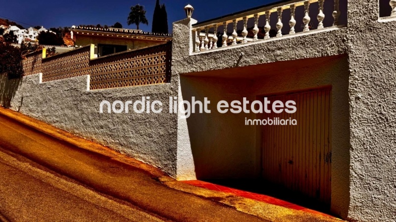 Exclusive detached villa in Capistrano, Nerja. Swimming pool and sea views