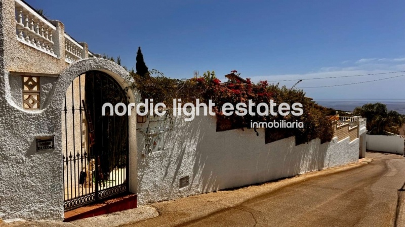 Exclusive detached villa in Capistrano, Nerja. Swimming pool and sea views
