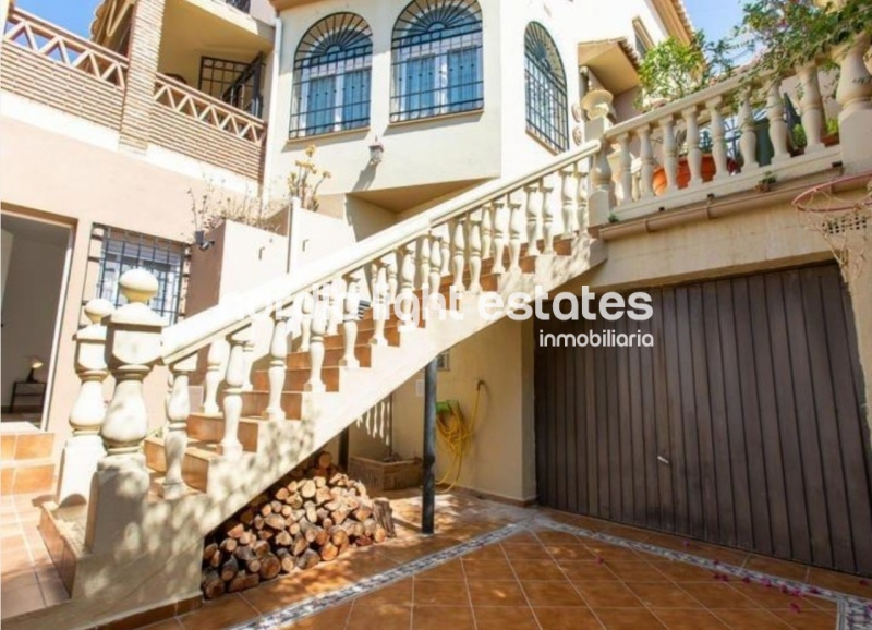 Elegante villa independiente de 300 m2 en La Cala del Moral
