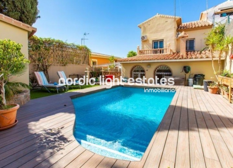 Elegante villa independiente de 300 m2 en La Cala del Moral
