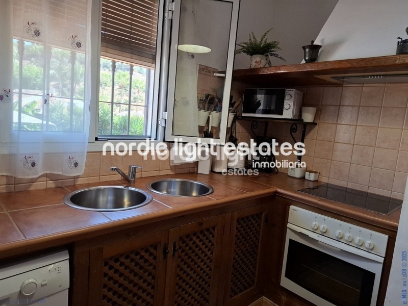 Preciosa casa rural en excelente estado y con acceso completamente hormigonado en Frigiliana 