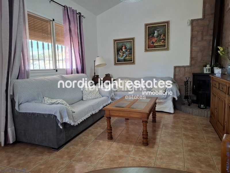 Preciosa casa rural en excelente estado y con acceso completamente hormigonado en Frigiliana 