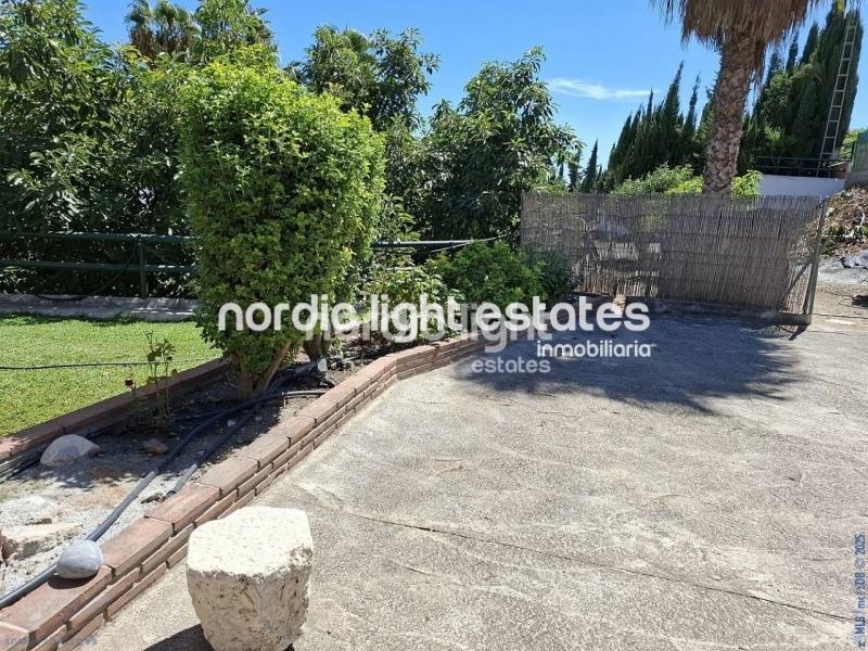 Preciosa casa rural en excelente estado y con acceso completamente hormigonado en Frigiliana 