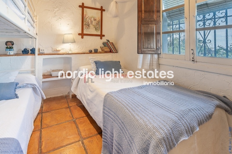 Stunning country villa plenty of land and fruit trees in La Herradura