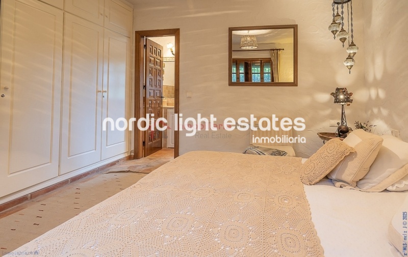Stunning country villa plenty of land and fruit trees in La Herradura