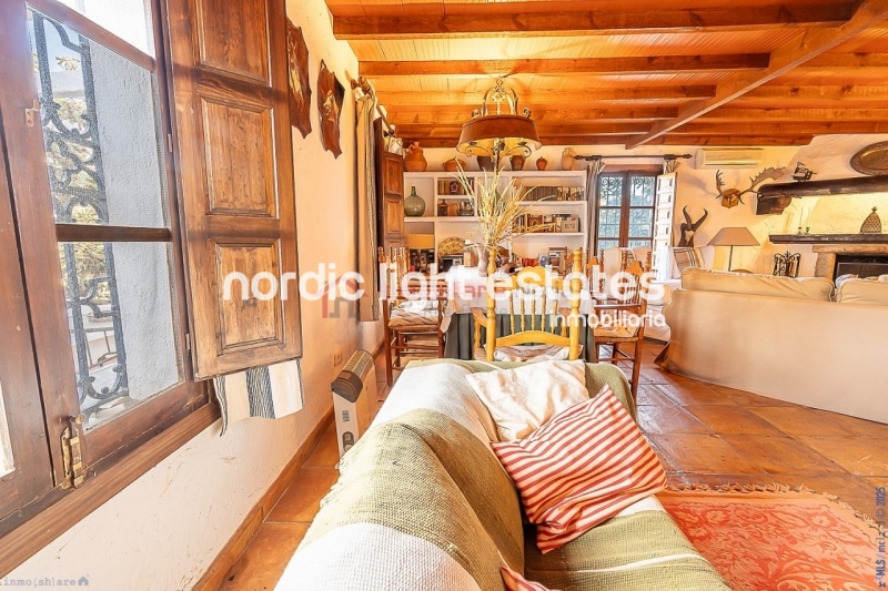 Stunning country villa plenty of land and fruit trees in La Herradura