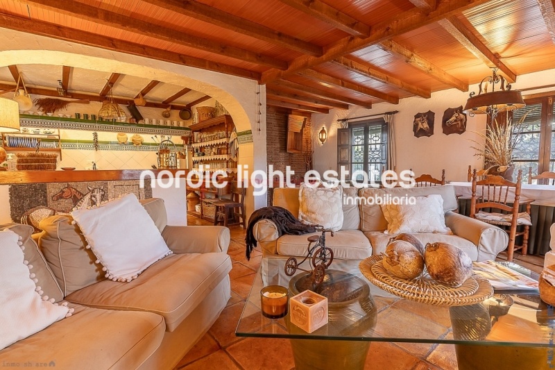 Stunning country villa plenty of land and fruit trees in La Herradura