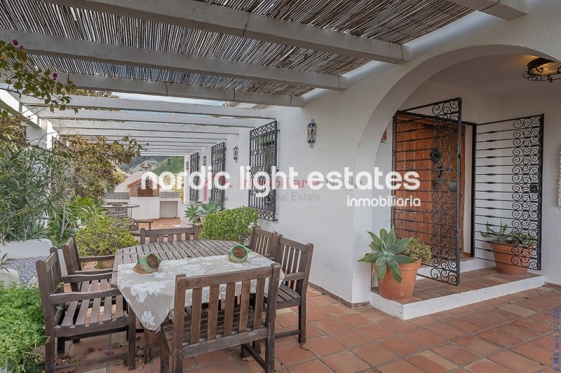 Stunning country villa plenty of land and fruit trees in La Herradura
