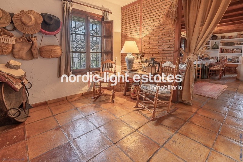 Stunning country villa plenty of land and fruit trees in La Herradura