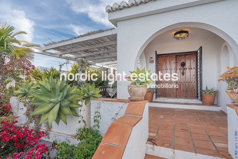 Stunning country villa plenty of land and fruit trees in La Herradura