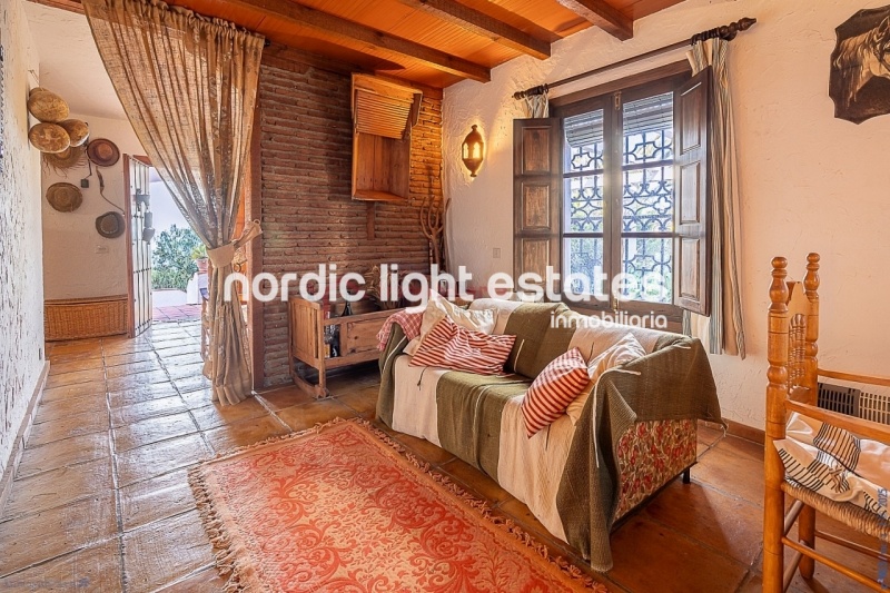 Stunning country villa plenty of land and fruit trees in La Herradura
