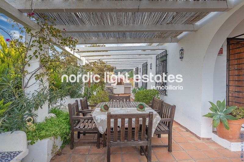 Stunning country villa plenty of land and fruit trees in La Herradura