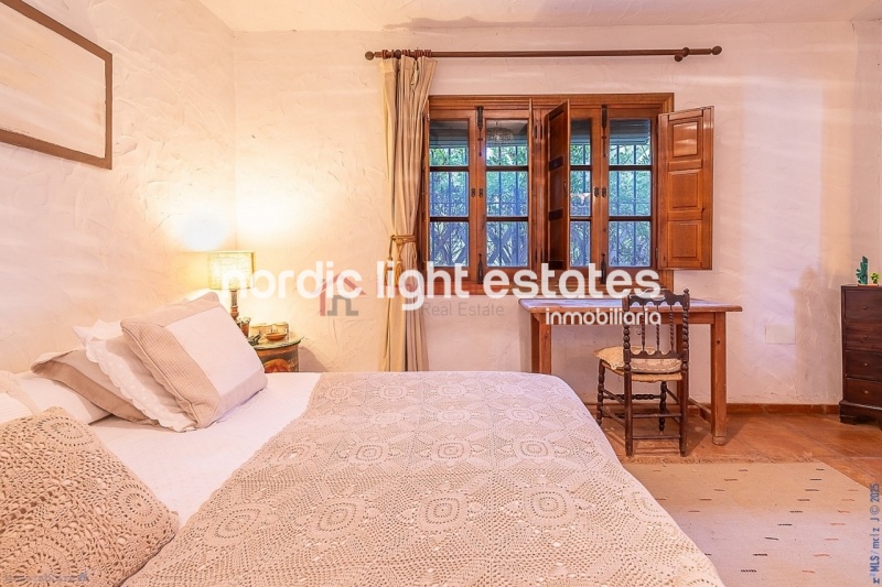 Stunning country villa plenty of land and fruit trees in La Herradura