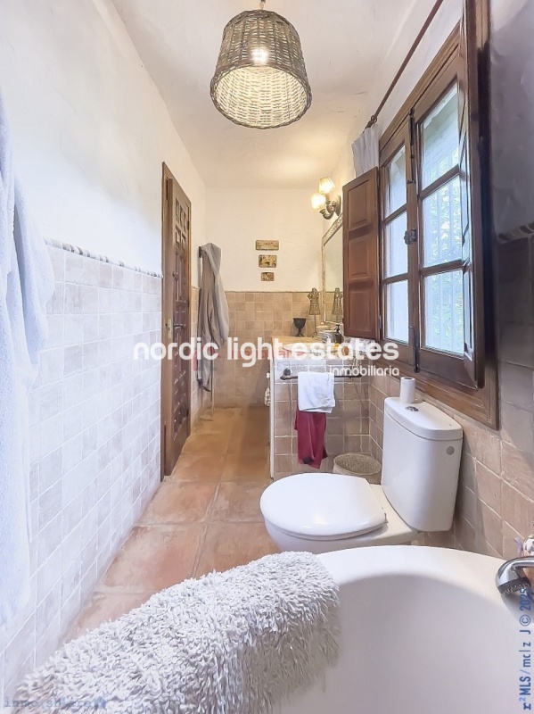 Stunning country villa plenty of land and fruit trees in La Herradura