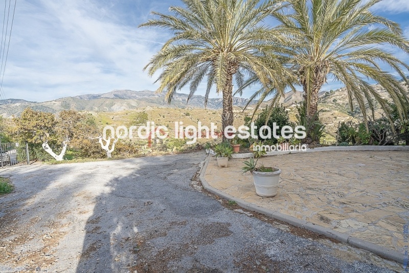 Stunning country villa plenty of land and fruit trees in La Herradura