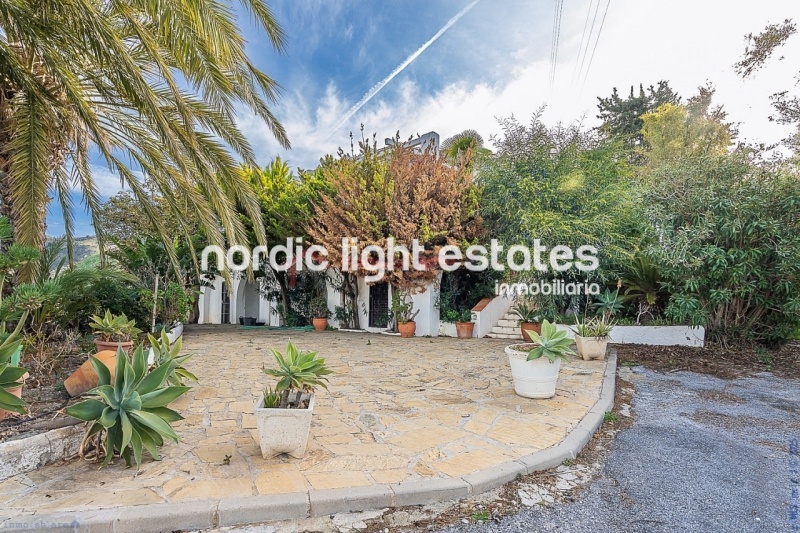 Stunning country villa plenty of land and fruit trees in La Herradura