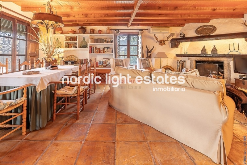Stunning country villa plenty of land and fruit trees in La Herradura