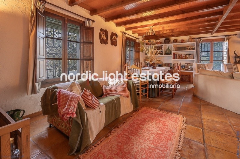 Stunning country villa plenty of land and fruit trees in La Herradura