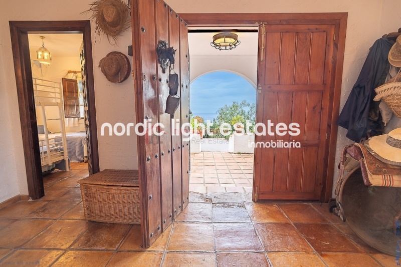 Stunning country villa plenty of land and fruit trees in La Herradura