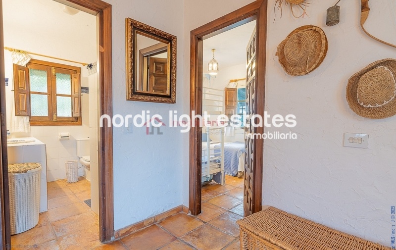 Stunning country villa plenty of land and fruit trees in La Herradura