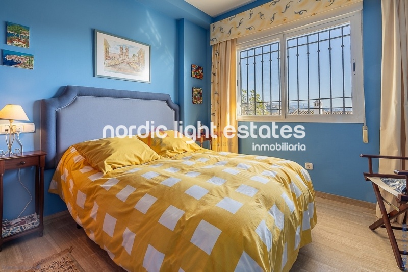 Impressive house with harbour views and several garages