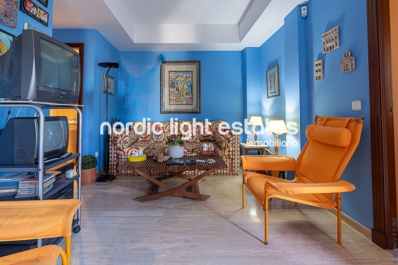 Impressive house with harbour views and several garages
