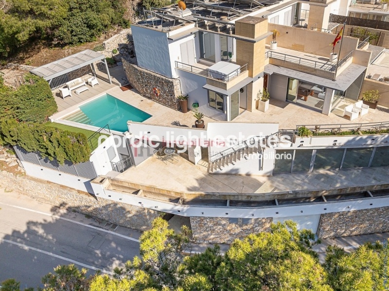 Un sueño. Villa de lujo con ascensor en La Herradura