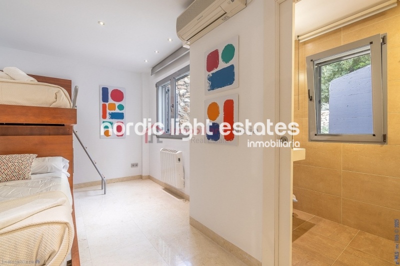 Un sueño. Villa de lujo con ascensor en La Herradura