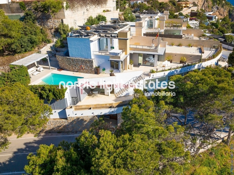 Un sueño. Villa de lujo con ascensor en La Herradura