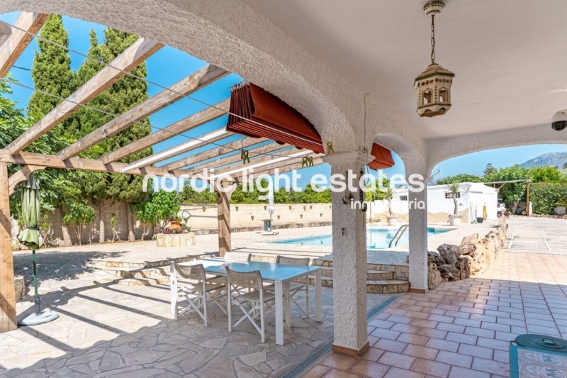 Unique oppourtunity in Nerja. 2 independent villas one one plot