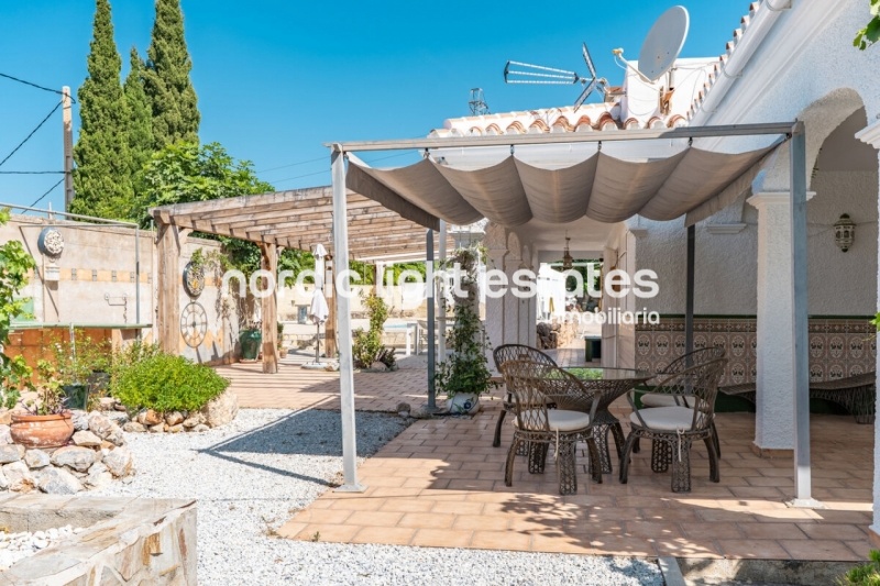 Unique oppourtunity in Nerja. 2 independent villas one one plot