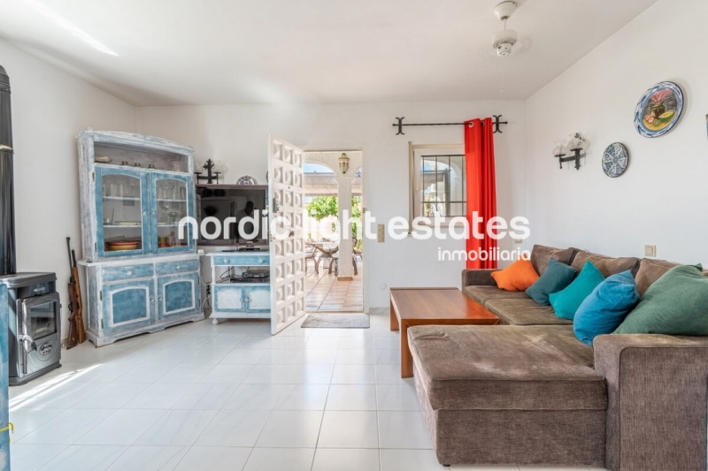 Unique oppourtunity in Nerja. 2 independent villas one one plot