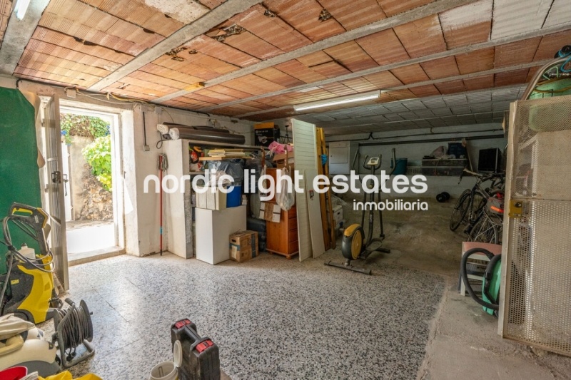 Unique oppourtunity in Nerja. 2 independent villas one one plot