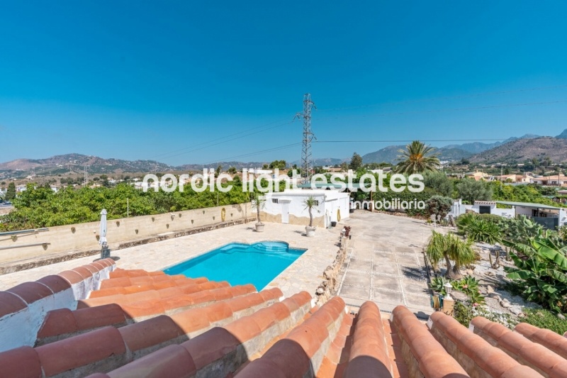 Unique oppourtunity in Nerja. 2 independent villas one one plot