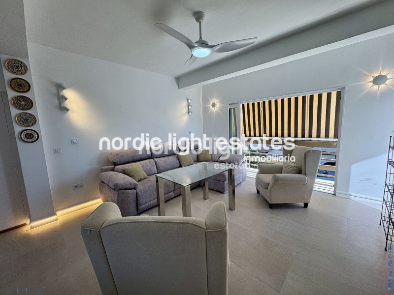 Apartamento competamente reformado en primera línea de la playa en Almuñécar